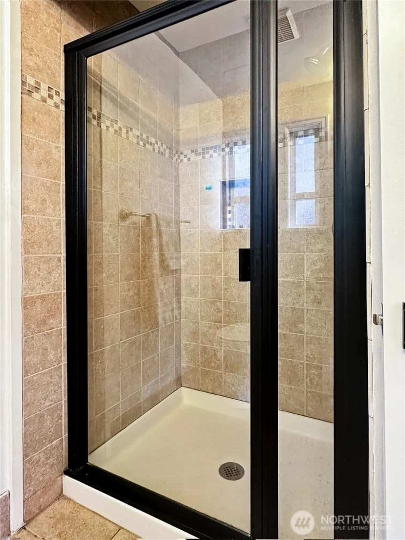 Property photo for 4935 116th Place Se, Bellevue photo 17