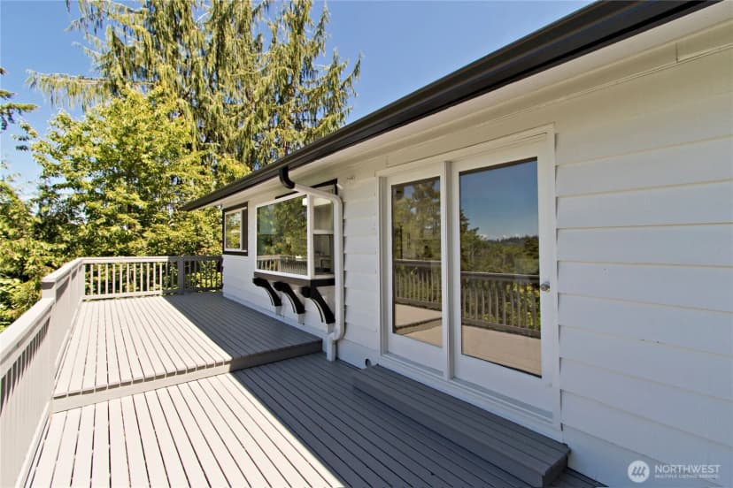 Property photo for 4935 116th Place Se, Bellevue photo 27