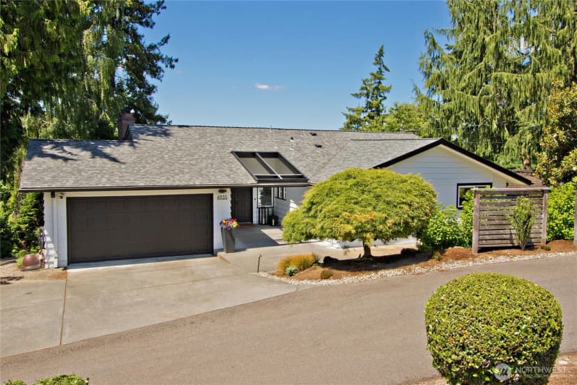 Property photo for 4935 116th Place Se, Bellevue