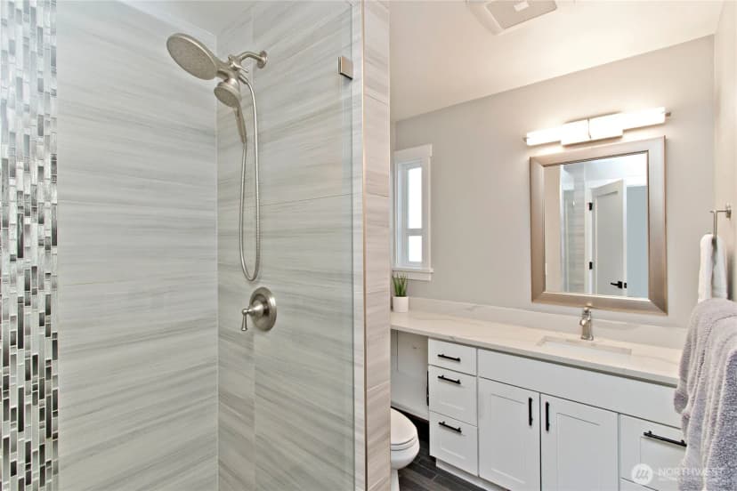 Property photo for 4935 116th Place Se, Bellevue photo 21