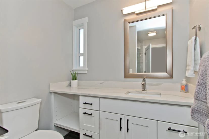 Property photo for 4935 116th Place Se, Bellevue photo 20