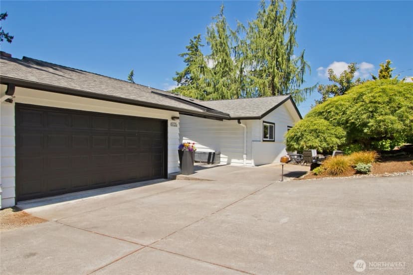 Property photo for 4935 116th Place Se, Bellevue photo 36