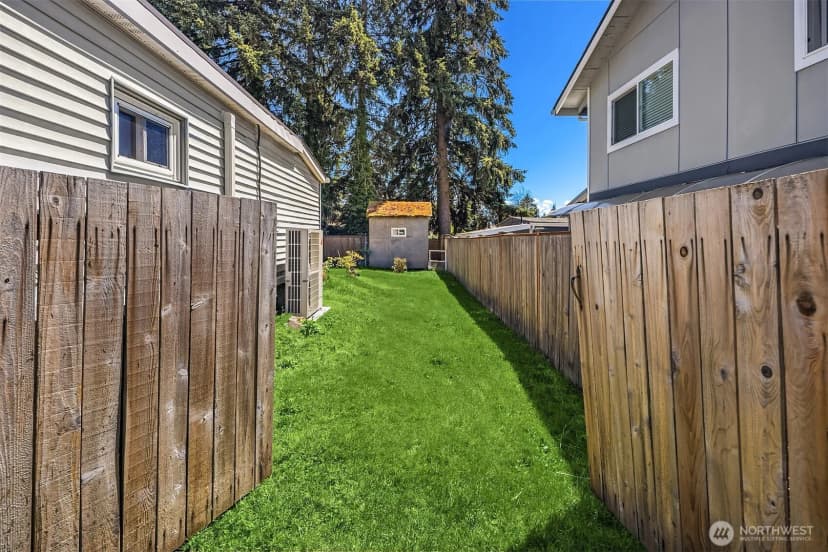 Property photo for 4009 Ne 23rd Pl, Renton photo 15