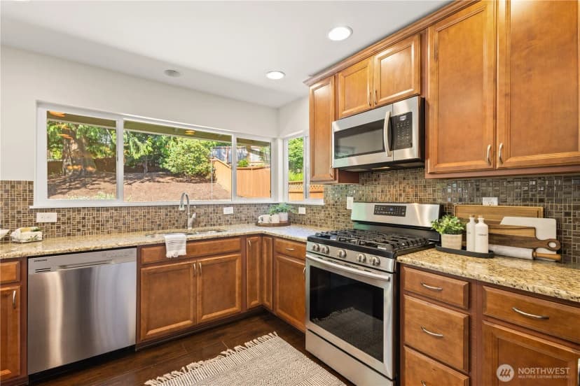 Property photo for 15027 Se Fairwood Boulevard, Renton photo 7