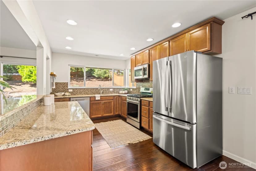 Property photo for 15027 Se Fairwood Boulevard, Renton photo 8