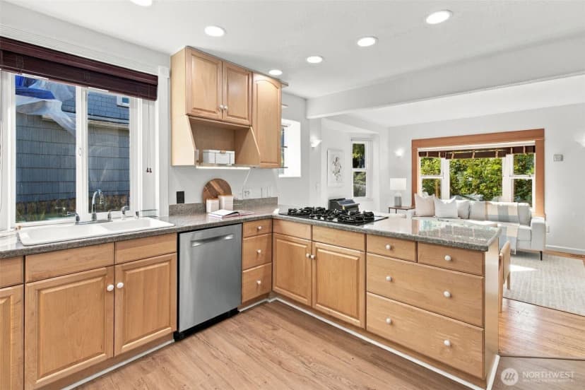 Property photo for 4616 49th Avenue S, Seattle photo 10