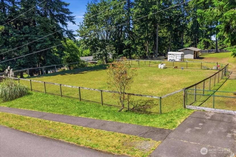 Property photo for 16505 38th Street E, Lake Tapps photo 2