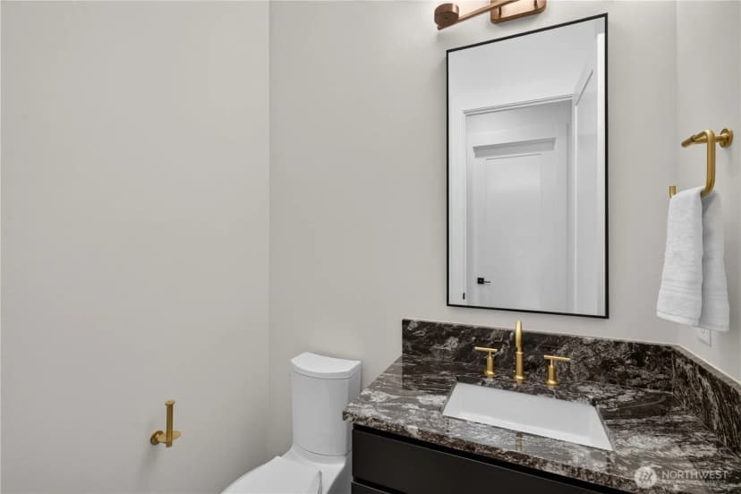 Property photo for 33110 Liberty Ave Se, Black Diamond photo 13