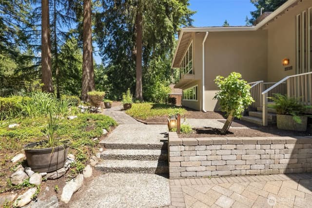 Property photo for 2119 Sahalee Drive W, Sammamish photo 4
