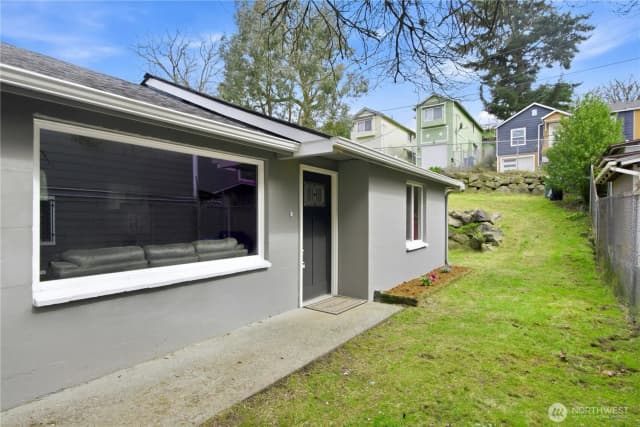 Property photo for 5720 37th Avenue S, Seattle photo 3