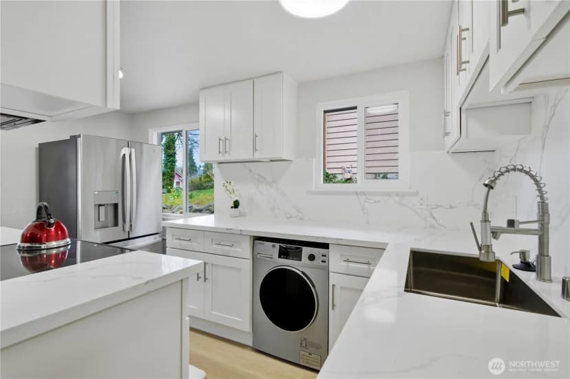Property photo for 5720 37th Avenue S, Seattle photo 9