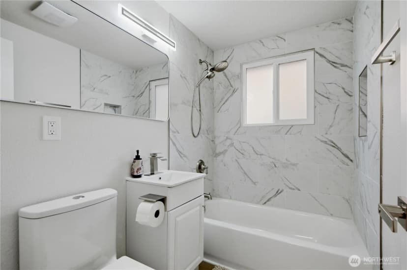 Property photo for 5720 37th Avenue S, Seattle photo 16