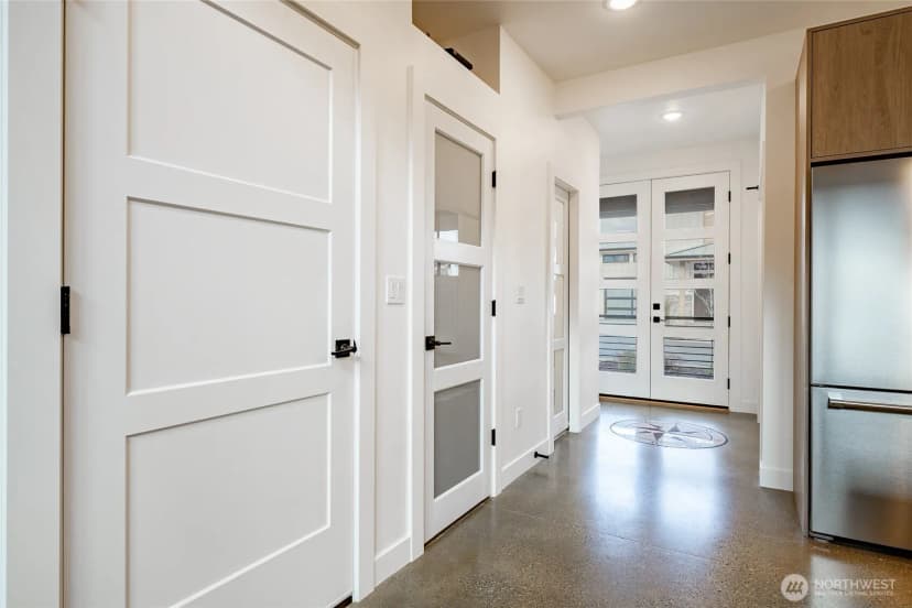 Property photo for 204 Pebblebrook Drive, Lynden photo 6