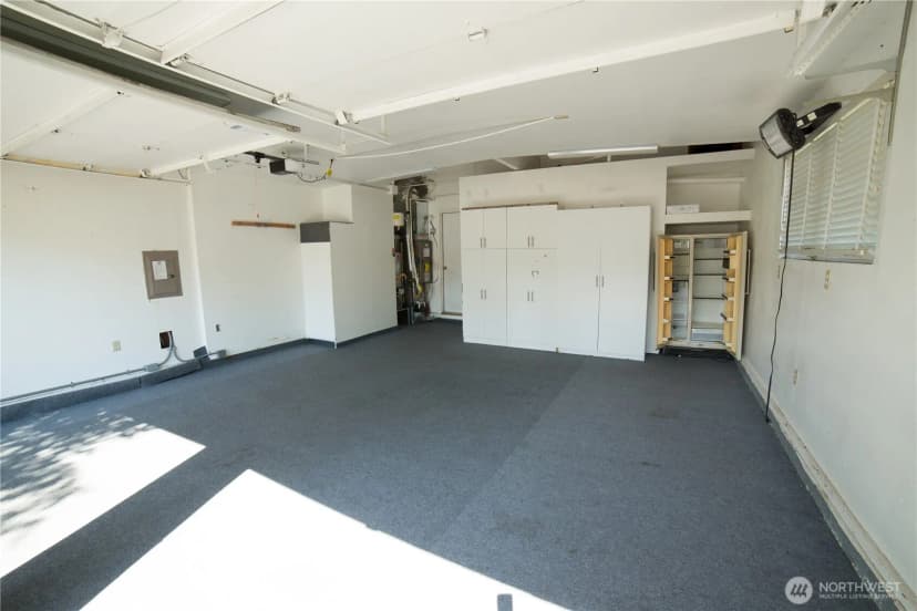 Property photo for 2500 167th Place Ne, Bellevue photo 30