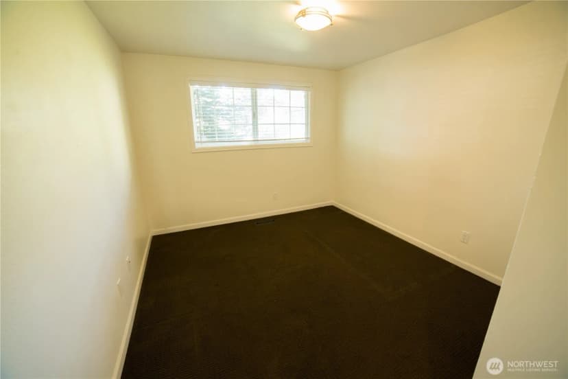 Property photo for 2500 167th Place Ne, Bellevue photo 24