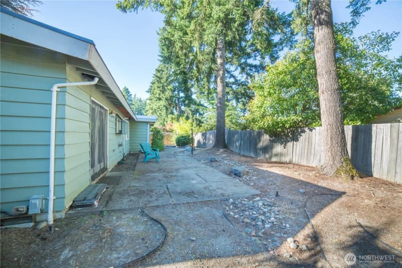 Property photo for 2500 167th Place Ne, Bellevue photo 33