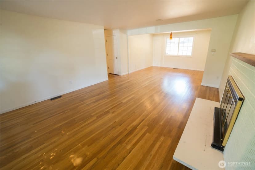 Property photo for 2500 167th Place Ne, Bellevue photo 10