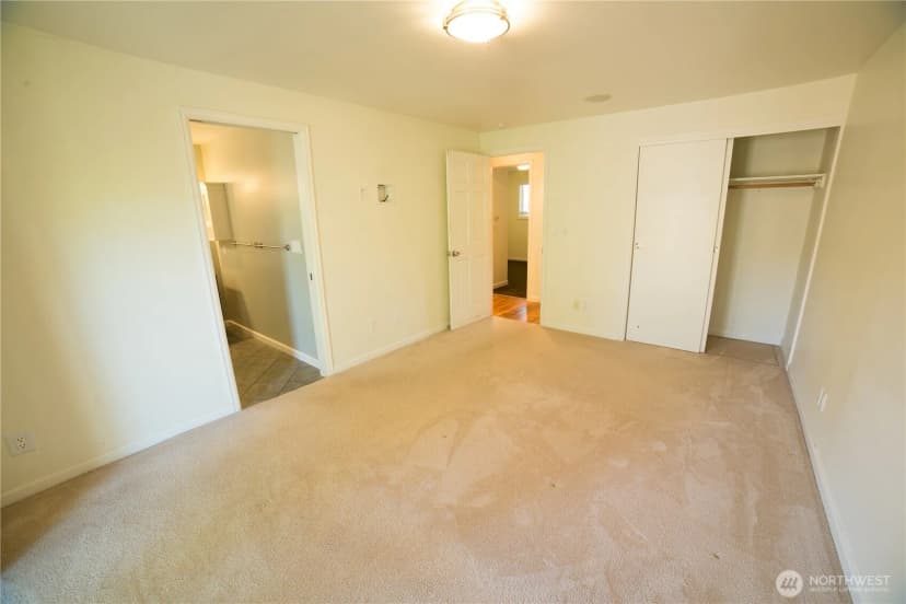 Property photo for 2500 167th Place Ne, Bellevue photo 21