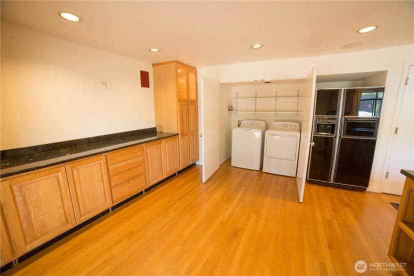 Property photo for 2500 167th Place Ne, Bellevue photo 17