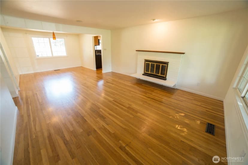 Property photo for 2500 167th Place Ne, Bellevue photo 9