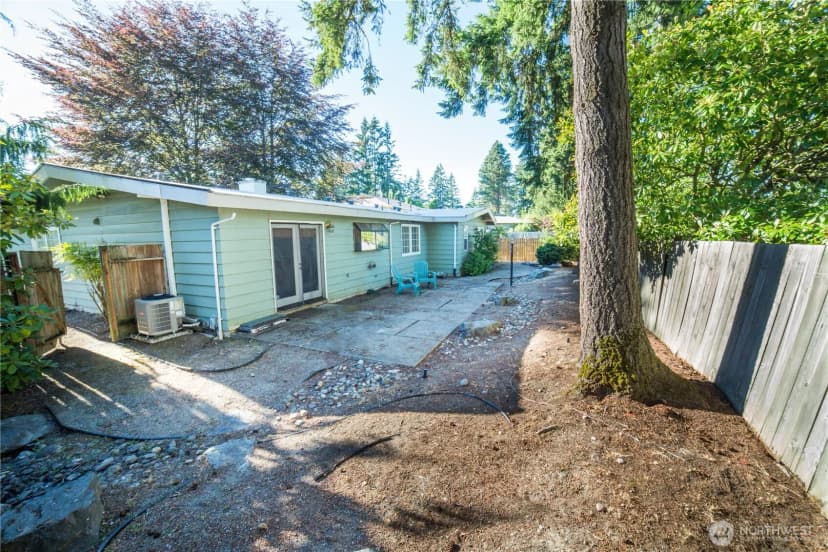 Property photo for 2500 167th Place Ne, Bellevue photo 37