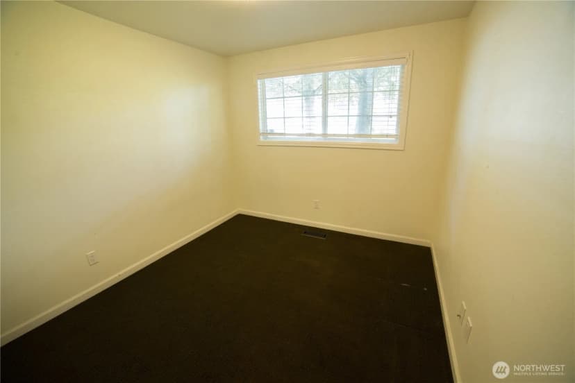 Property photo for 2500 167th Place Ne, Bellevue photo 26