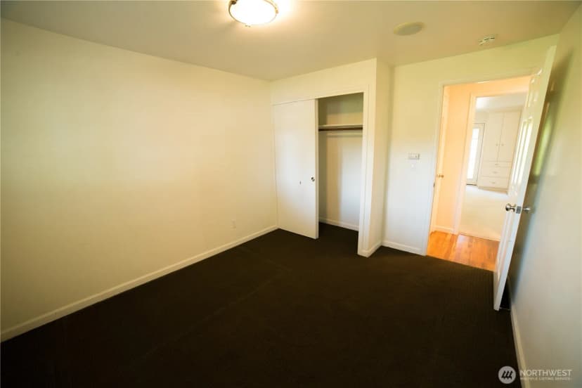 Property photo for 2500 167th Place Ne, Bellevue photo 25