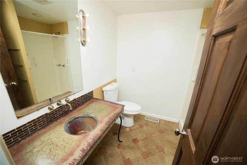 Property photo for 2500 167th Place Ne, Bellevue photo 22