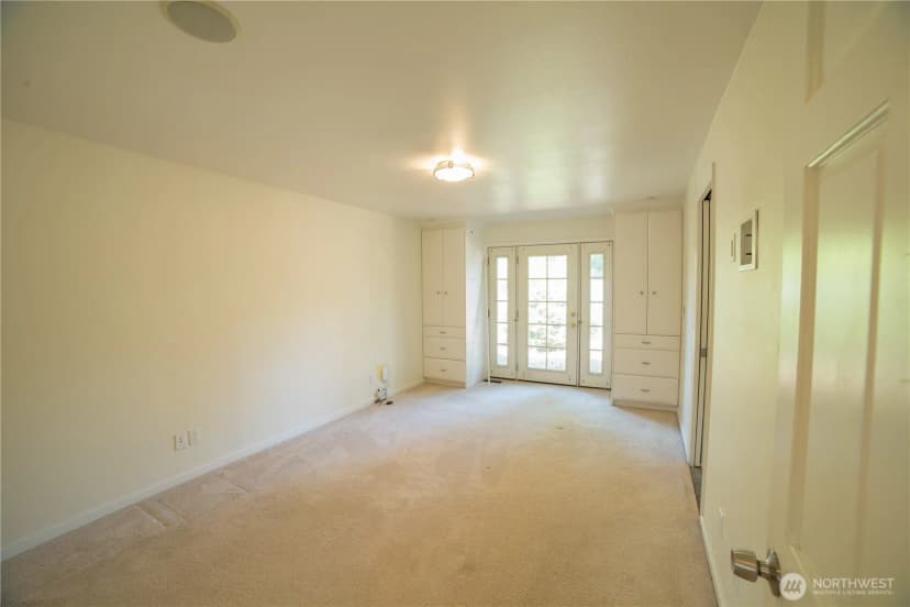Property photo for 2500 167th Place Ne, Bellevue photo 19