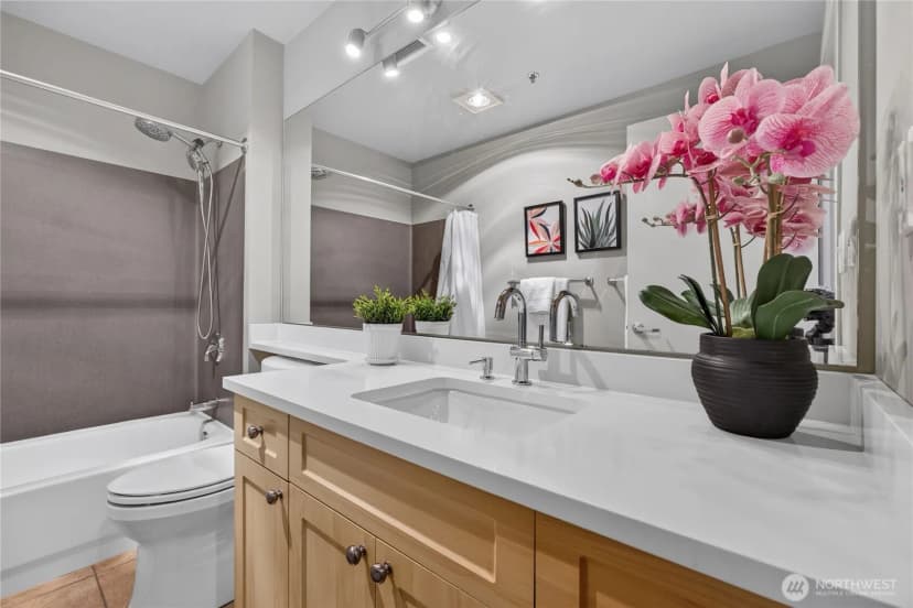 Property photo for 2717 Western Avenue ##5002, Seattle photo 12
