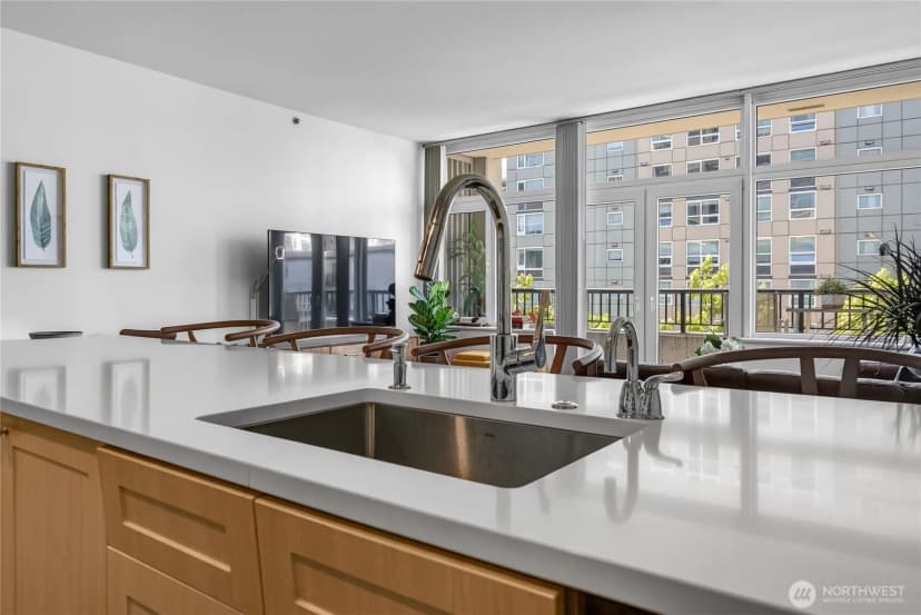 Property photo for 2717 Western Avenue ##5002, Seattle photo 10