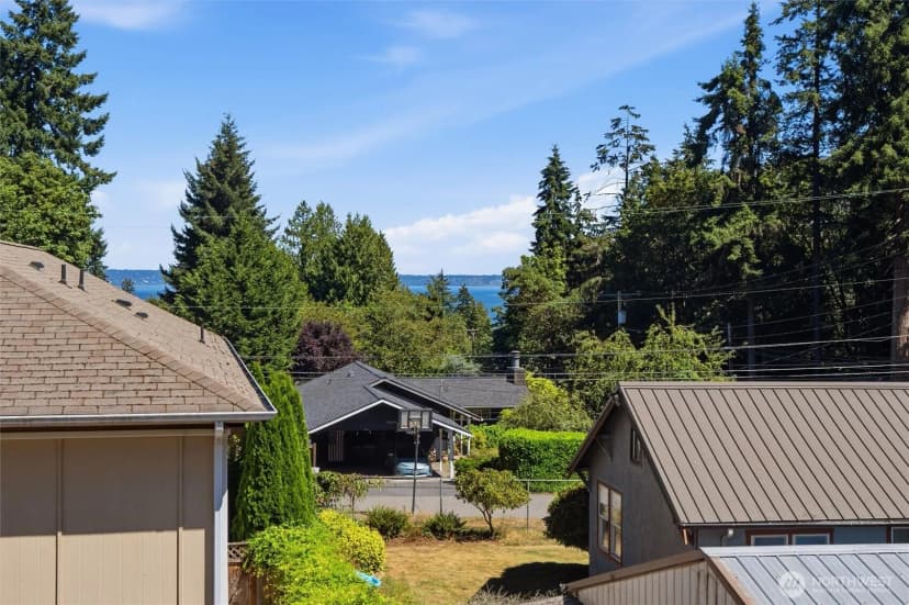 Property photo for 18656 4th Avenue Ne, Suquamish photo 15