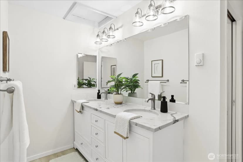 Property photo for 1431 Nw Richmond Beach Road #7, Shoreline photo 23