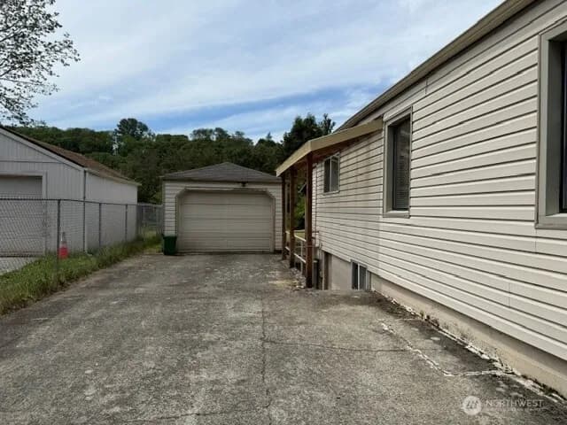 Property photo for 6715 Delridge Way Sw, Seattle photo 3