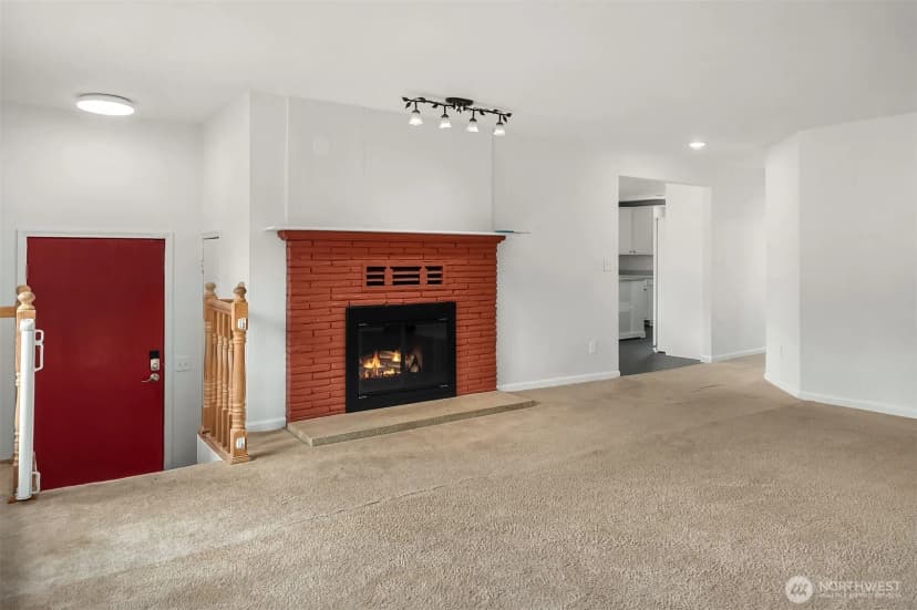 Property photo for 24029 24th Avenue S, Des Moines photo 11