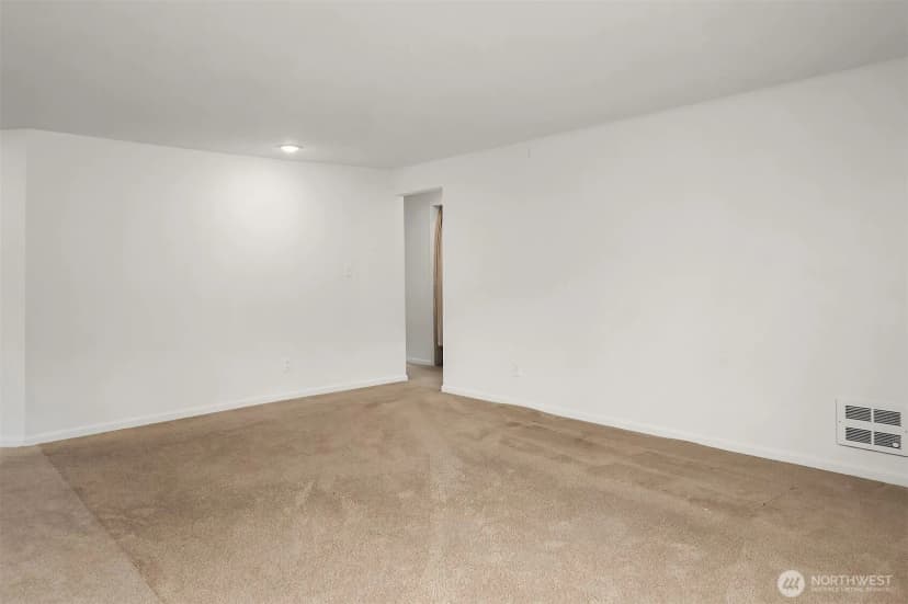 Property photo for 24029 24th Avenue S, Des Moines photo 19