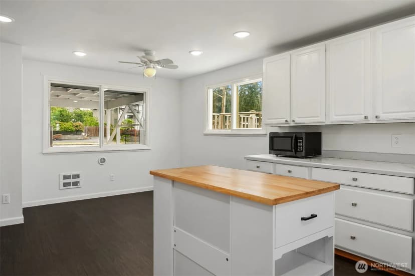 Property photo for 24029 24th Avenue S, Des Moines photo 16