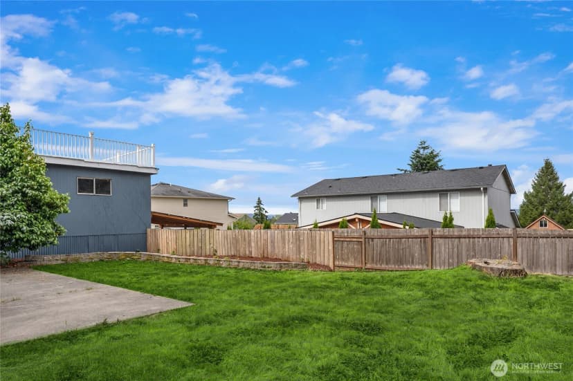 Property photo for 24029 24th Avenue S, Des Moines photo 37