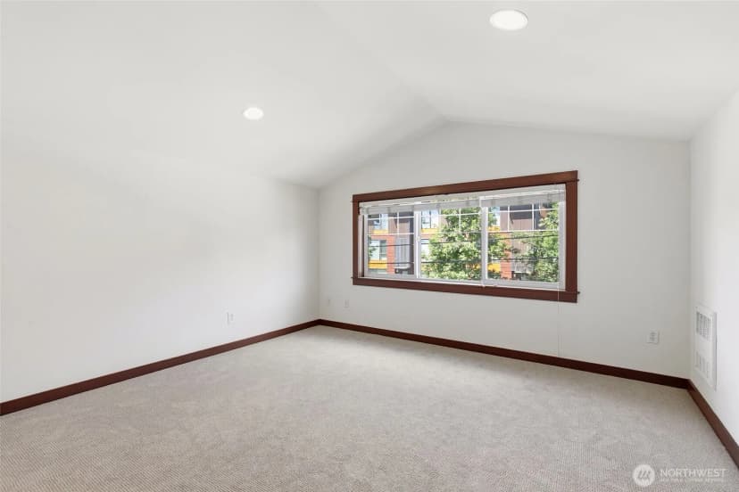 Property photo for 6526 34th Avenue Ne #b, Seattle photo 19