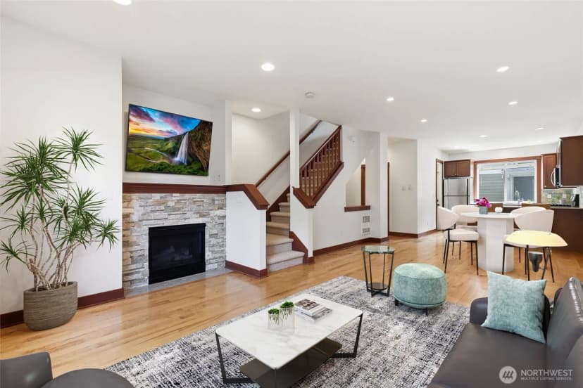 Property photo for 6526 34th Avenue Ne #b, Seattle photo 6