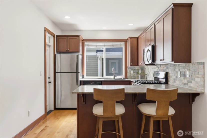 Property photo for 6526 34th Avenue Ne #b, Seattle photo 10