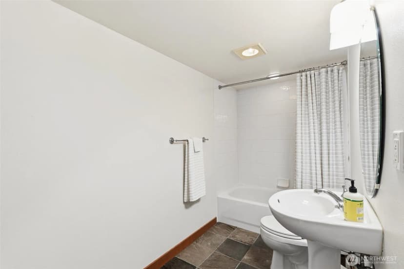 Property photo for 6526 34th Avenue Ne #b, Seattle photo 29