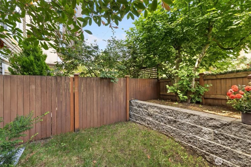 Property photo for 6526 34th Avenue Ne #b, Seattle photo 30