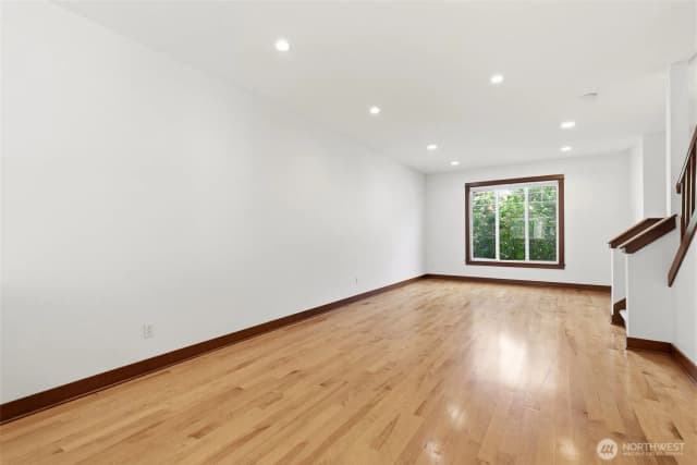 Property photo for 6526 34th Avenue Ne #b, Seattle photo 5