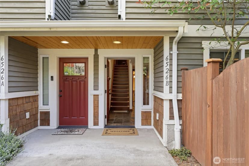 Property photo for 6526 34th Avenue Ne #b, Seattle photo 2