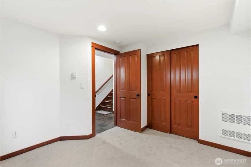 Property photo for 6526 34th Avenue Ne #b, Seattle photo 26