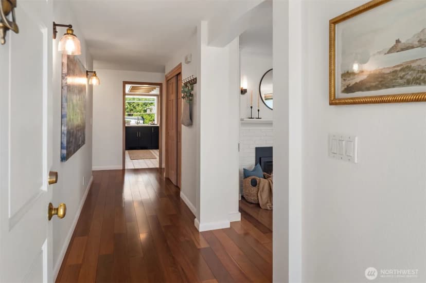Property photo for 11280 Marine View Drive Sw, Seattle photo 3