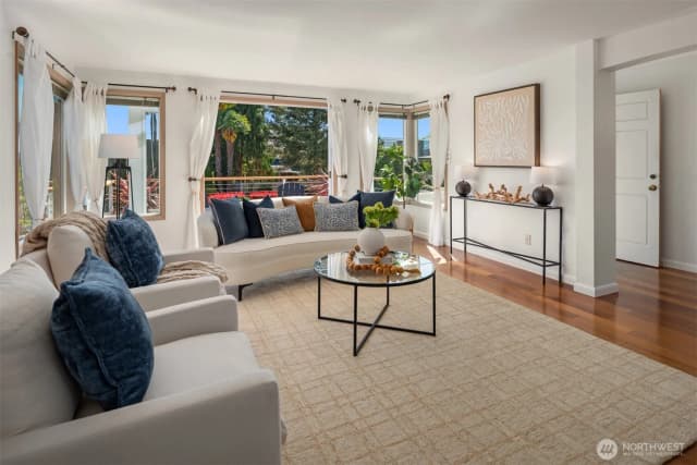 Property photo for 11280 Marine View Drive Sw, Seattle photo 5