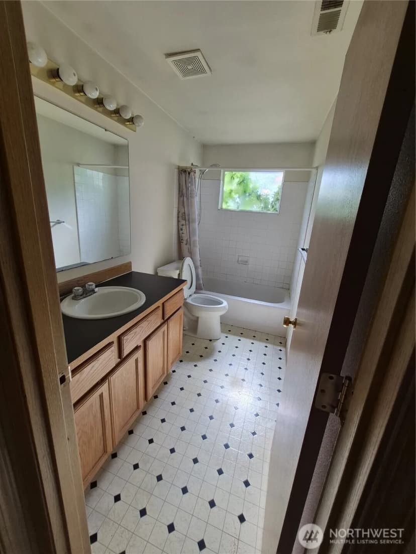 Property photo for 118 99th Court E, Tacoma photo 8