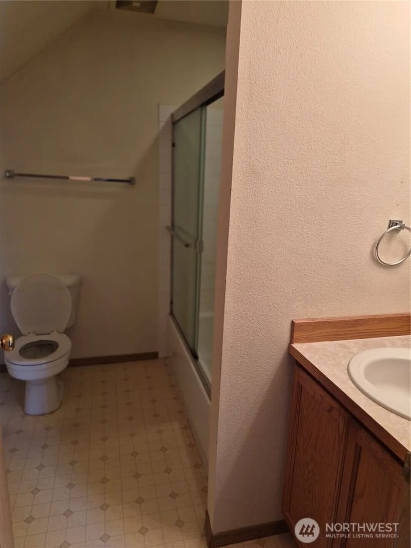 Property photo for 118 99th Court E, Tacoma photo 9